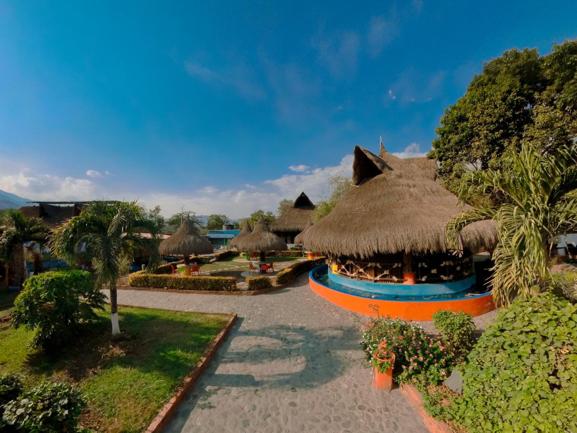 Hotel Acuarela Del Rio Santa Fe de Antioquia Exterior photo